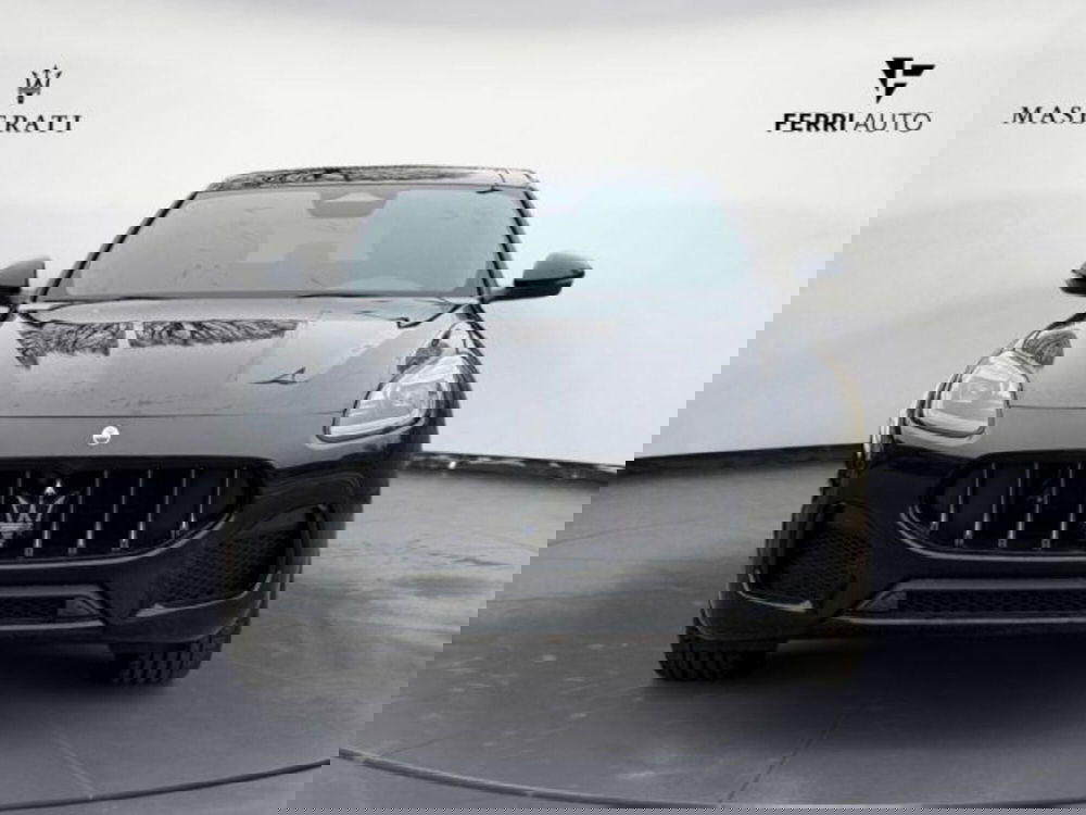 Maserati Grecale nuova a Udine (3)