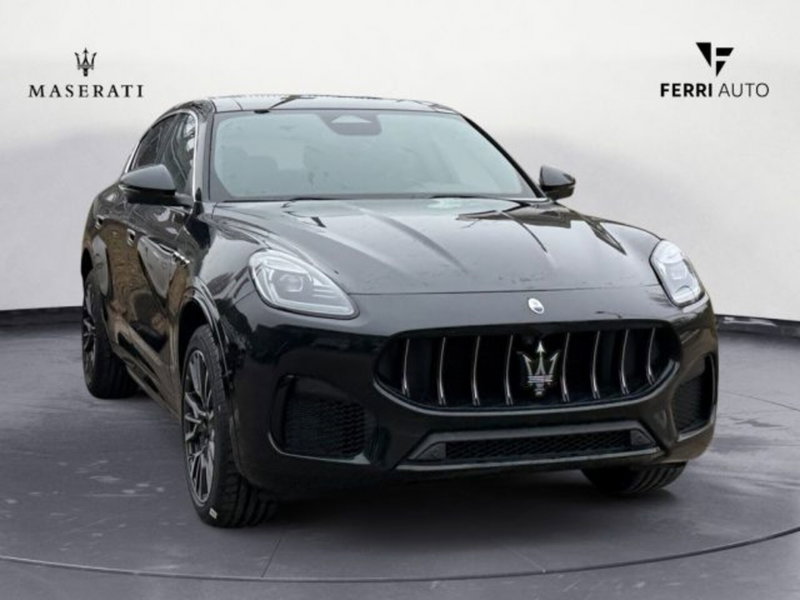 Maserati Grecale nuova a Udine (4)