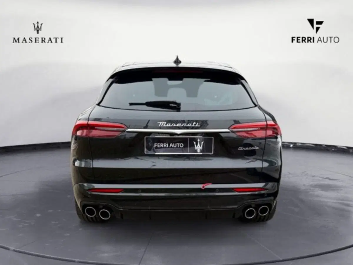 Maserati Grecale nuova a Udine (6)
