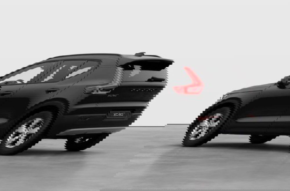 Volvo XC40 nuova a Udine (2)