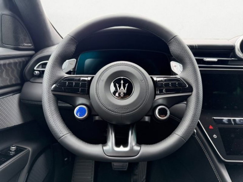 Maserati Grecale nuova a Udine (11)