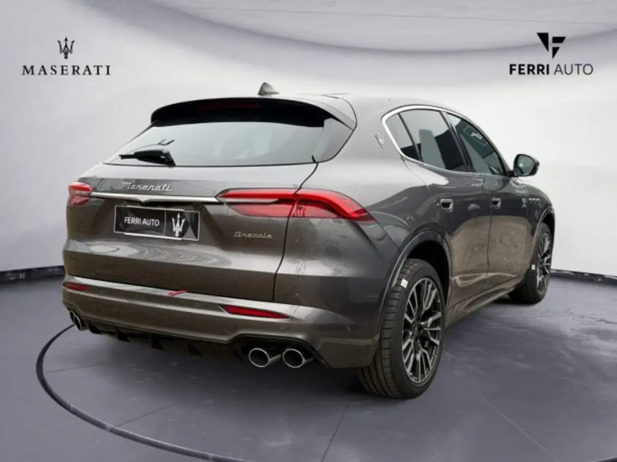 Maserati Grecale nuova a Udine (5)