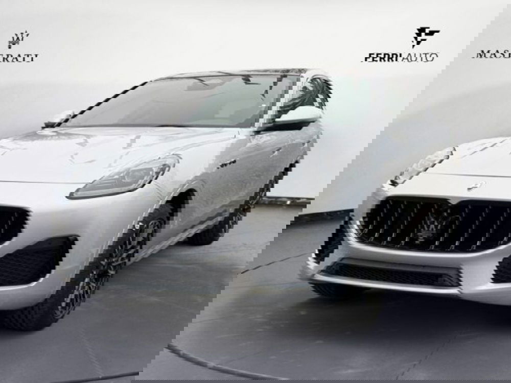 Maserati Grecale nuova a Udine (2)