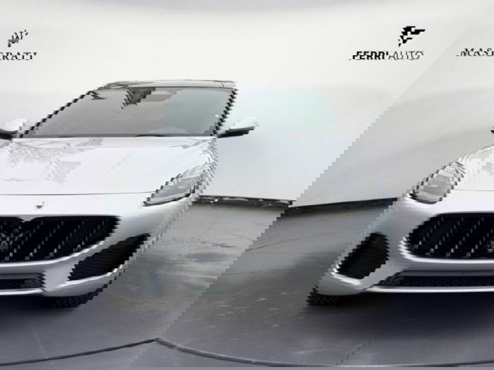 Maserati Grecale nuova a Udine (3)