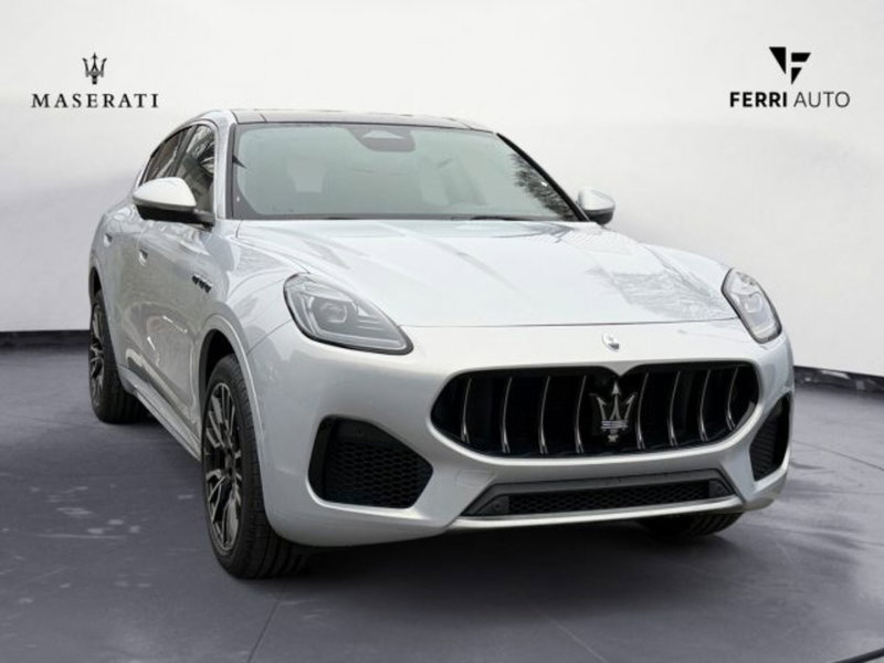Maserati Grecale nuova a Udine (4)