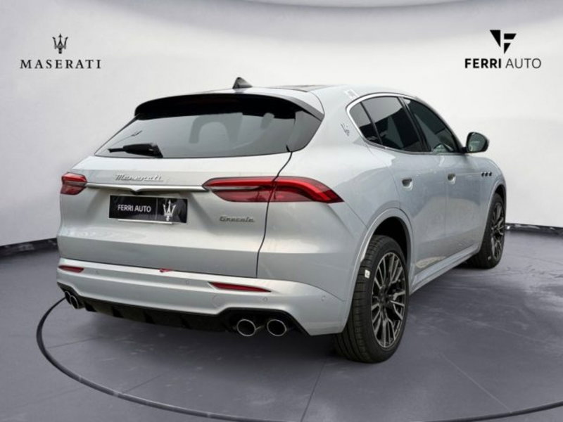 Maserati Grecale nuova a Udine (5)