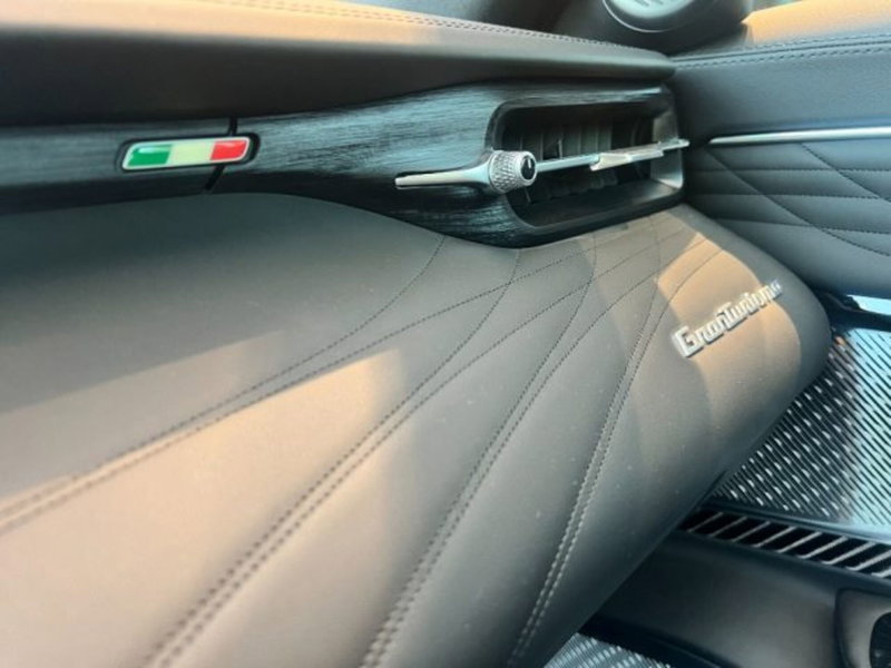 Maserati Granturismo nuova a Udine (12)