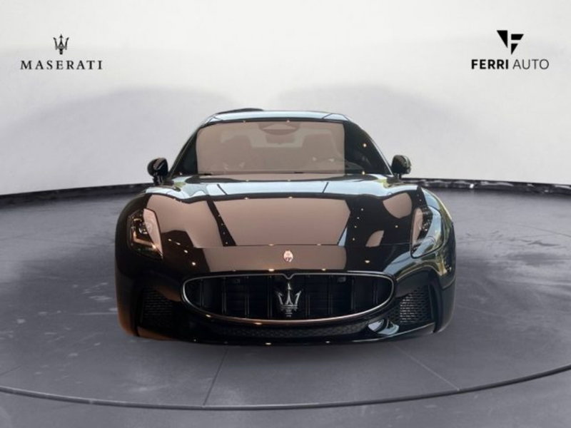 Maserati Granturismo nuova a Udine (3)