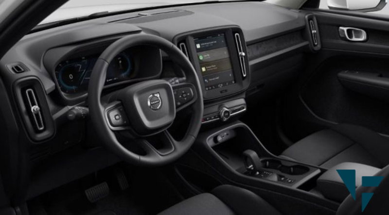 Volvo XC40 nuova a Udine (5)