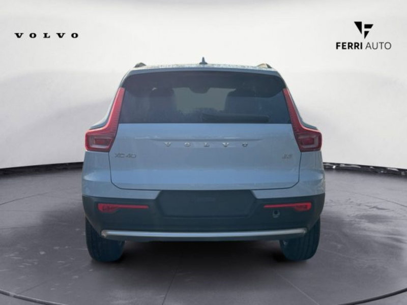 Volvo XC40 nuova a Udine (5)