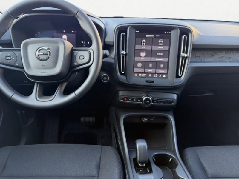 Volvo XC40 nuova a Udine (12)