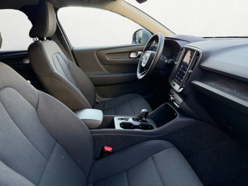 Volvo XC40 nuova a Udine (13)