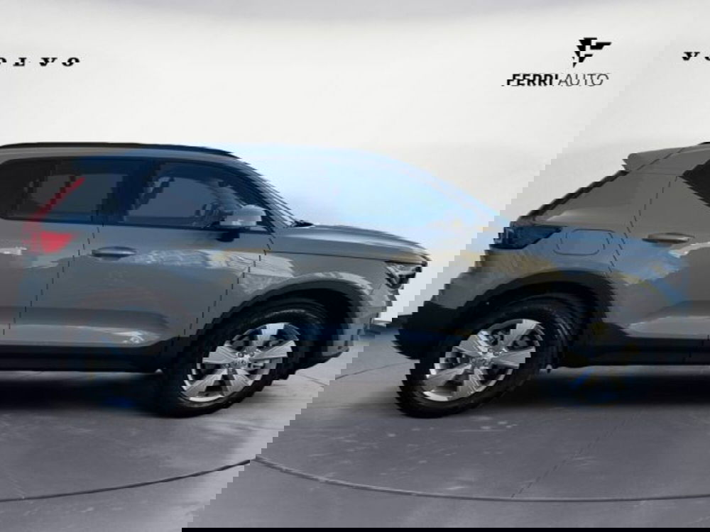 Volvo XC40 nuova a Udine (4)