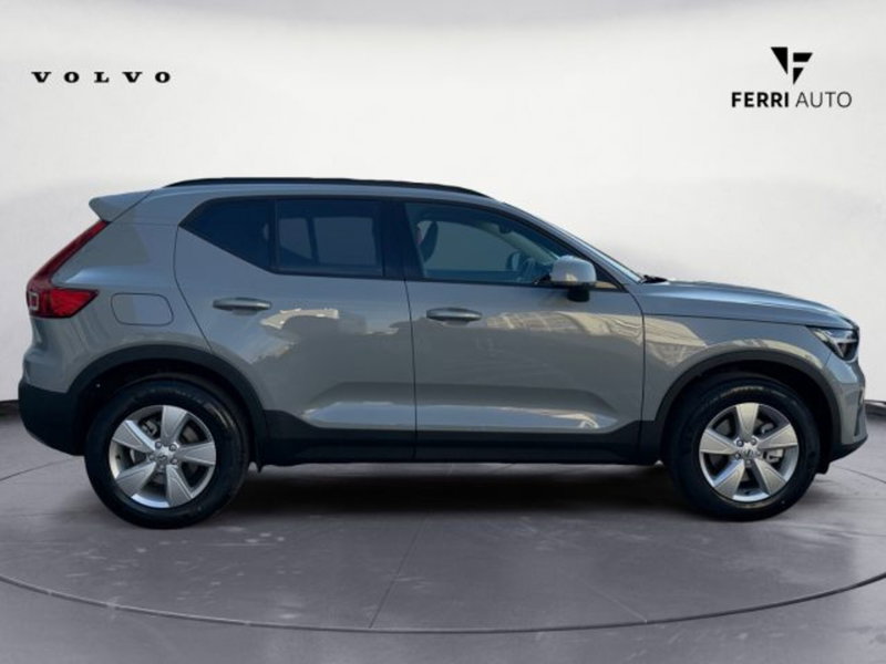Volvo XC40 nuova a Udine (4)