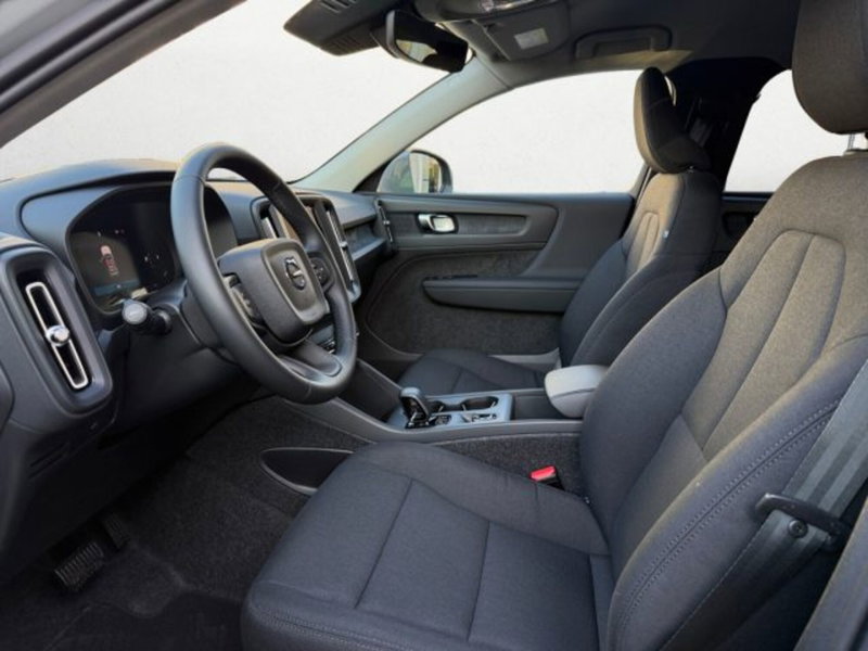 Volvo XC40 nuova a Udine (9)