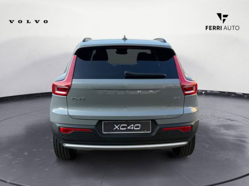 Volvo XC40 nuova a Udine (7)
