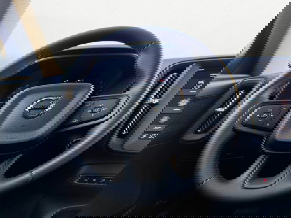 Volvo XC40 nuova a Udine (8)