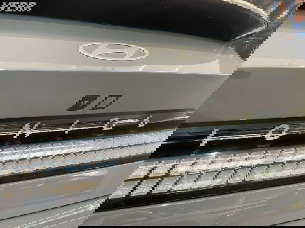 Hyundai Ioniq 6 nuova a Milano (10)