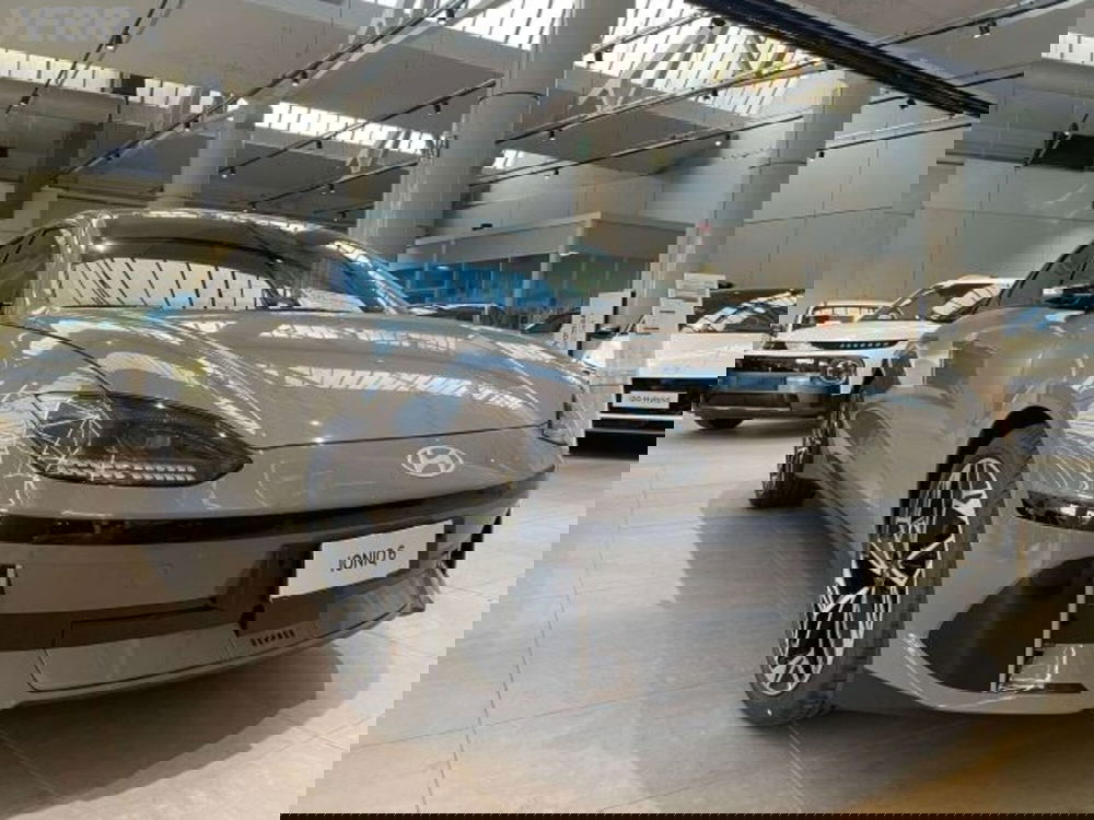 Hyundai Ioniq 6 nuova a Milano (5)