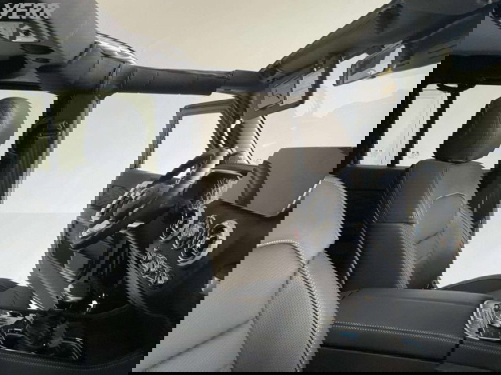 ICH-X K2 nuova a Milano (12)