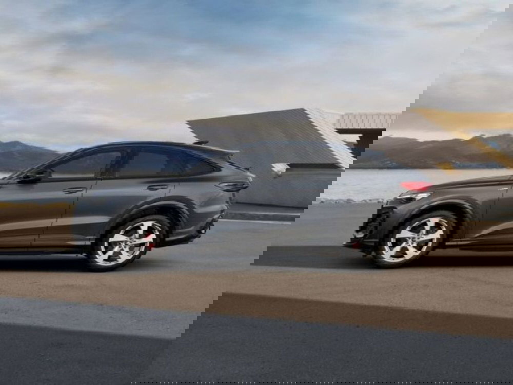 Audi Q5 Sportback nuova a Treviso (2)