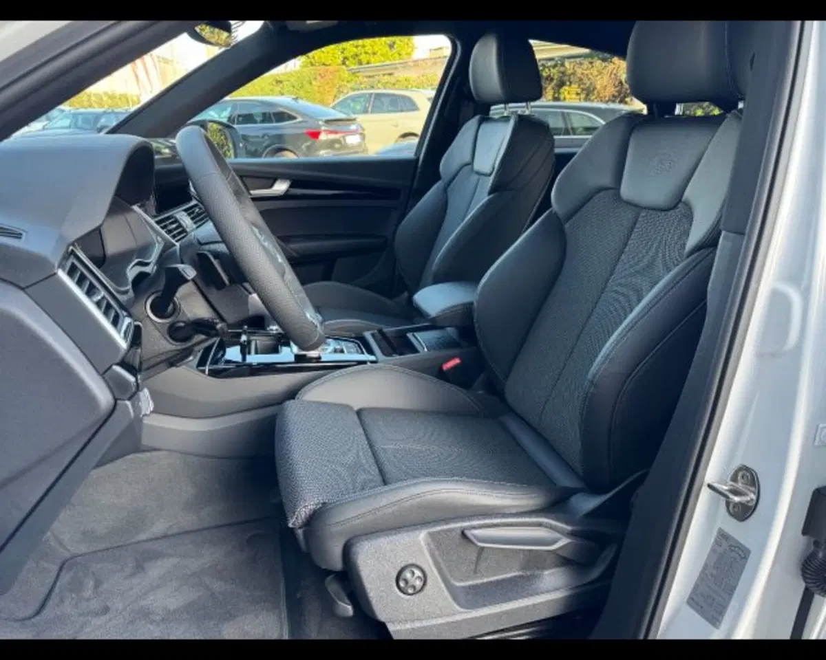 Audi Q5 Sportback nuova a Treviso (9)