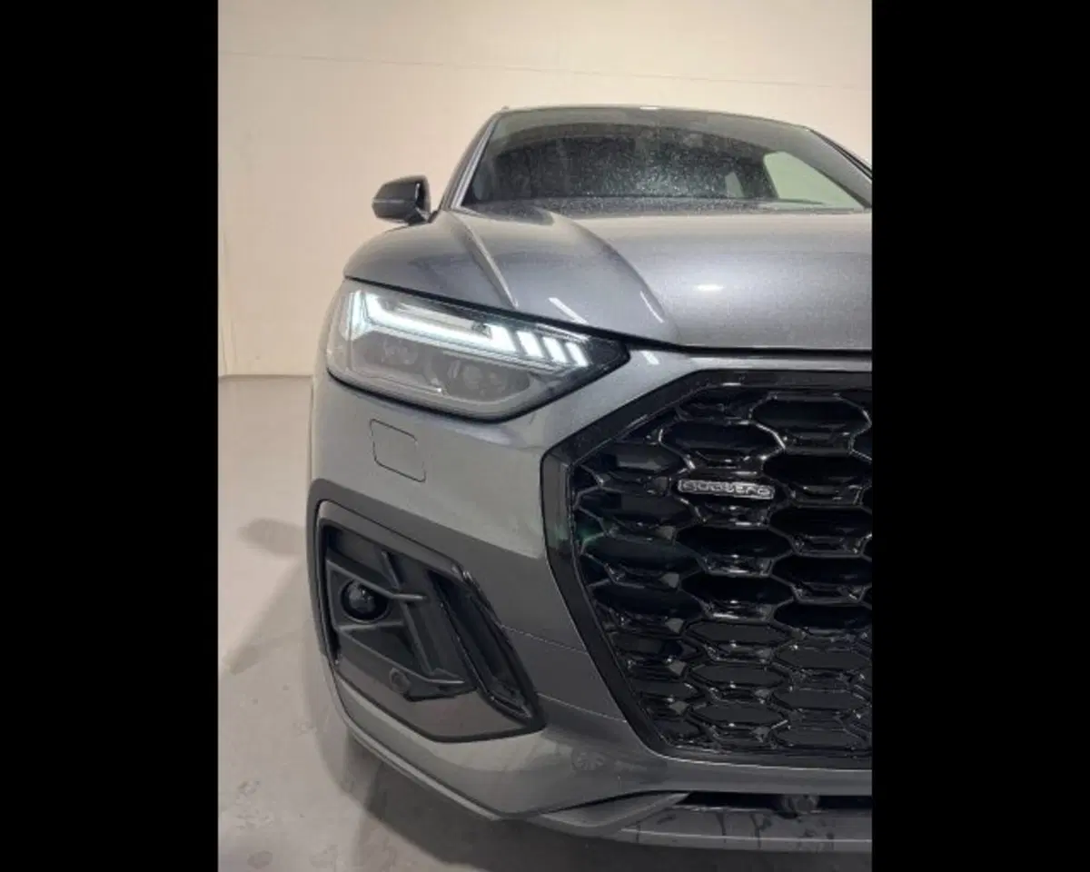 Audi Q5 Sportback nuova a Treviso (10)
