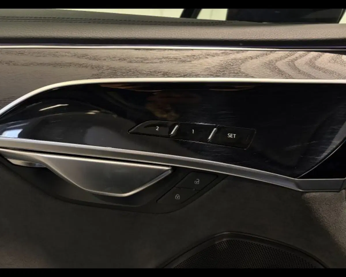 Audi A8 usata a Treviso (11)