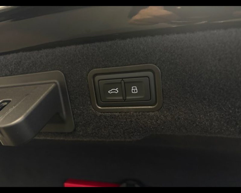 Audi A8 usata a Treviso (12)