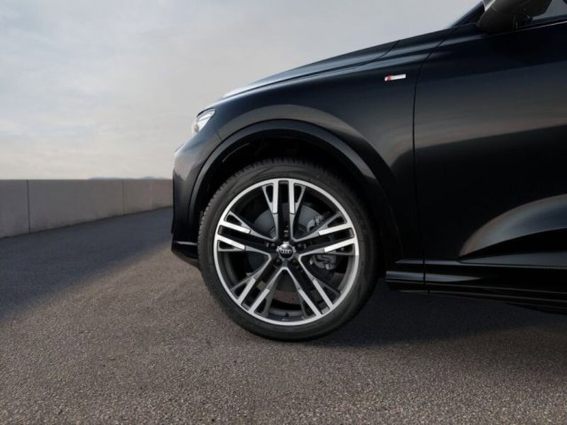 Audi Q5 Sportback nuova a Treviso (7)