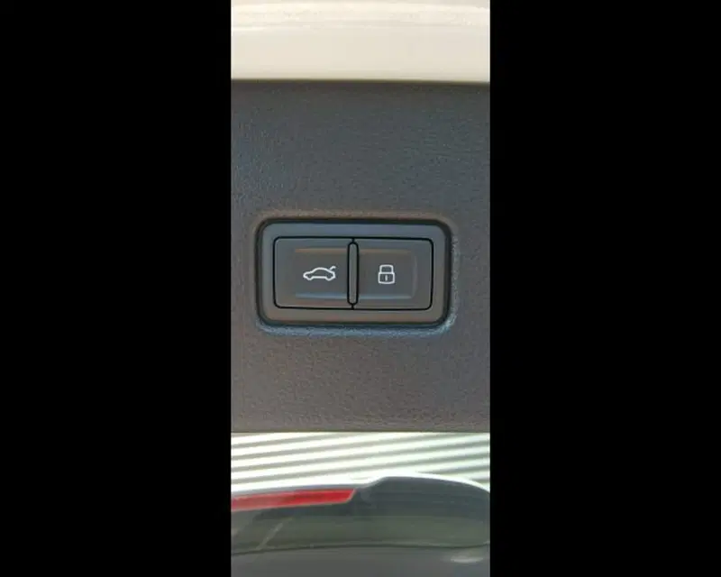 Audi Q5 Sportback nuova a Treviso (9)