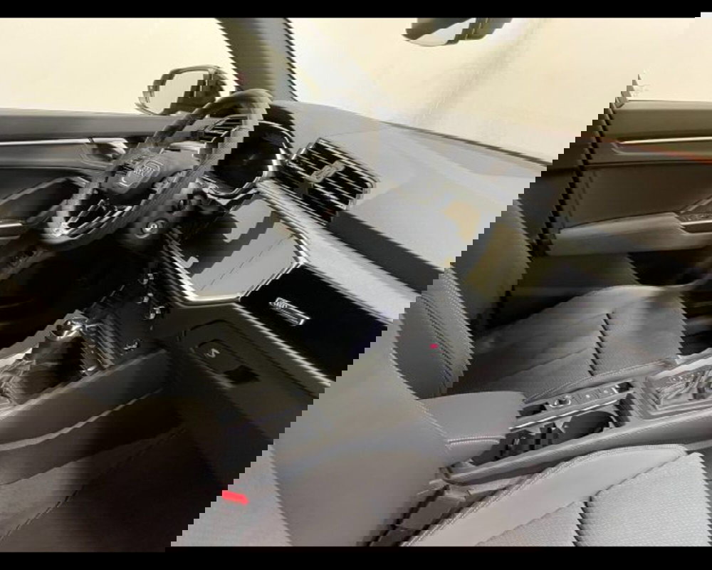 Audi Q3 Sportback nuova a Treviso (4)