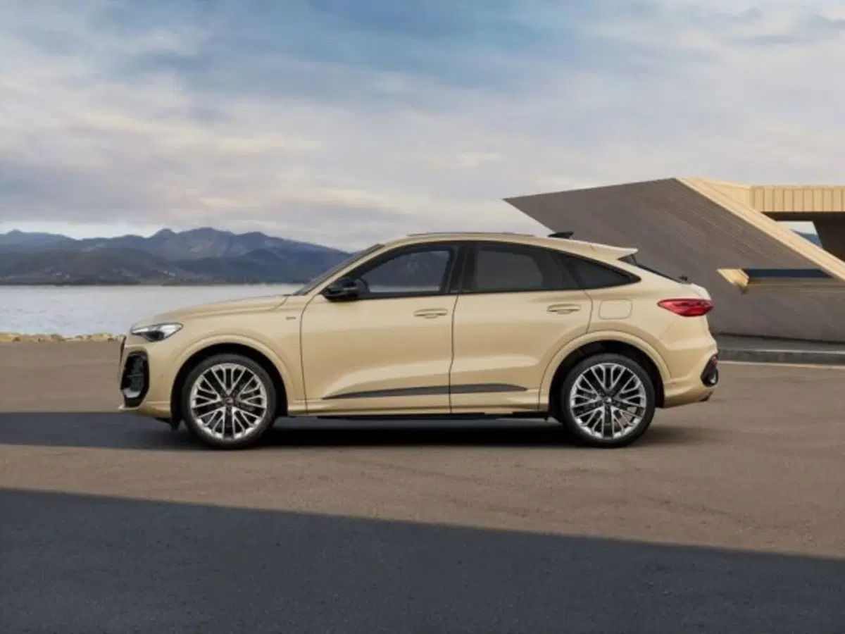 Audi Q5 Sportback nuova a Treviso (2)