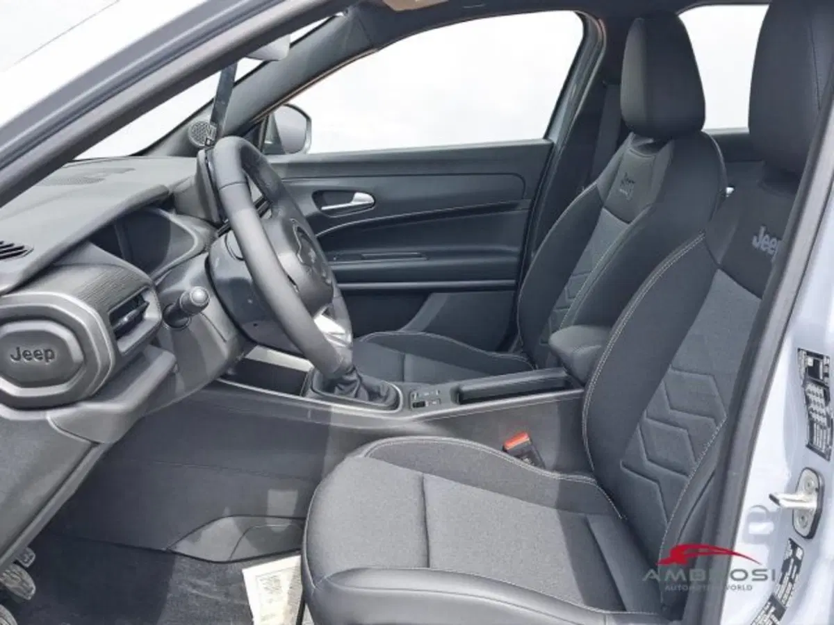 Jeep Avenger nuova a Perugia (10)