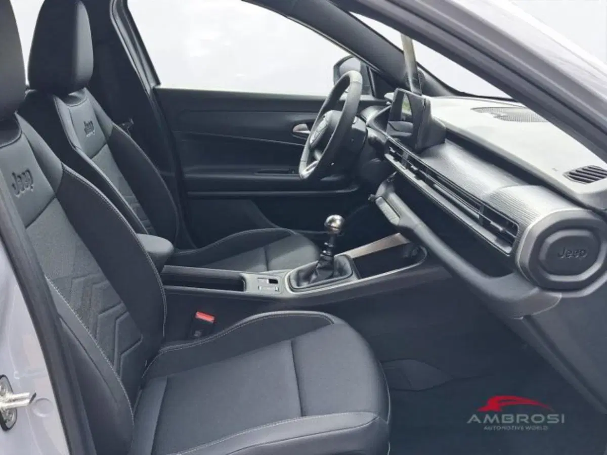 Jeep Avenger nuova a Perugia (12)