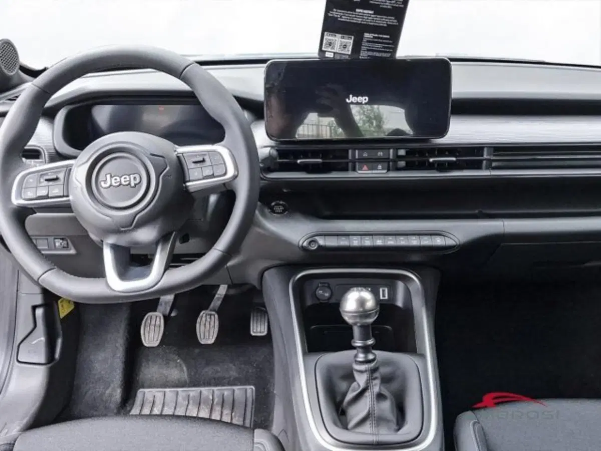Jeep Avenger nuova a Perugia (14)