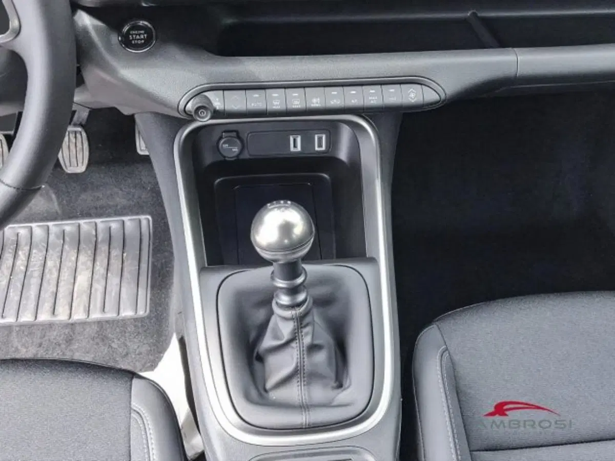 Jeep Avenger nuova a Perugia (15)