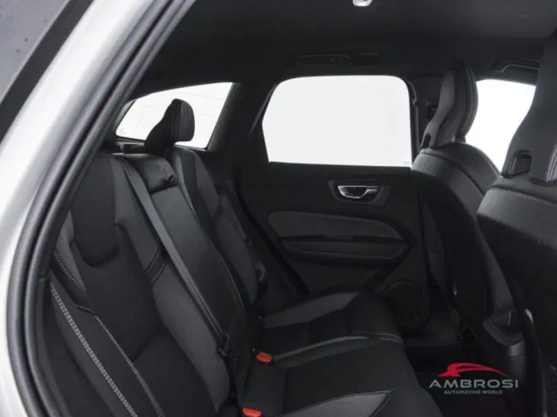 Volvo XC60 usata a Perugia (11)