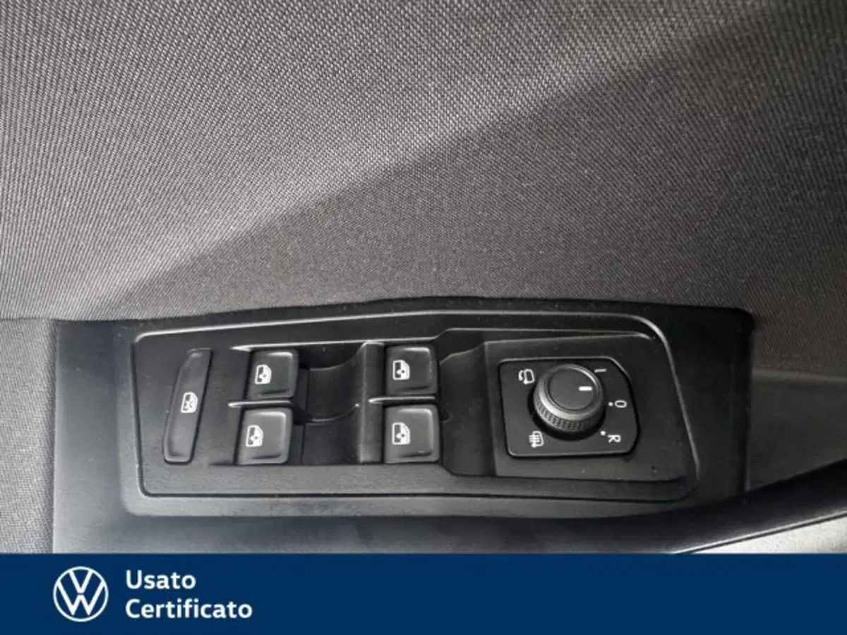 Volkswagen T-Roc usata a Vicenza (11)