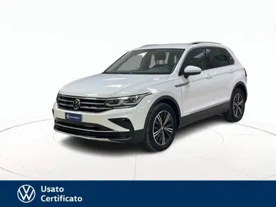 Volkswagen Tiguan 2.0 tdi Elegance 150cv dsg del 2022 usata a Arzignano
