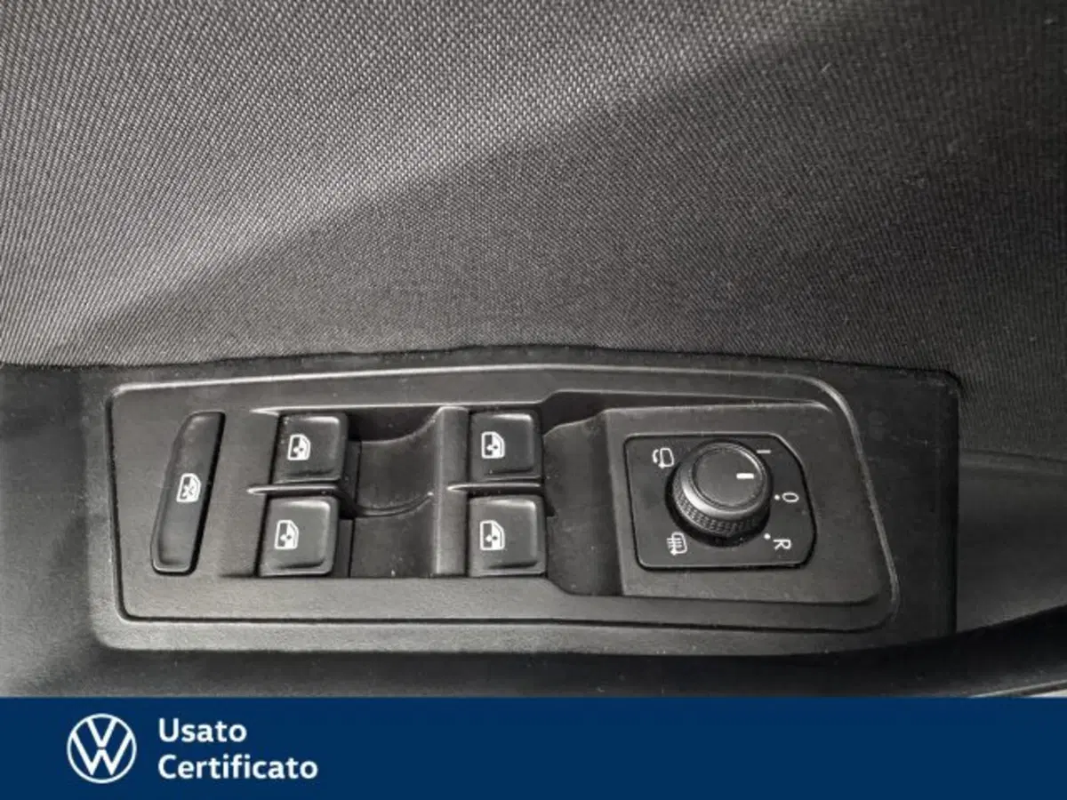 Volkswagen T-Roc usata a Vicenza (11)