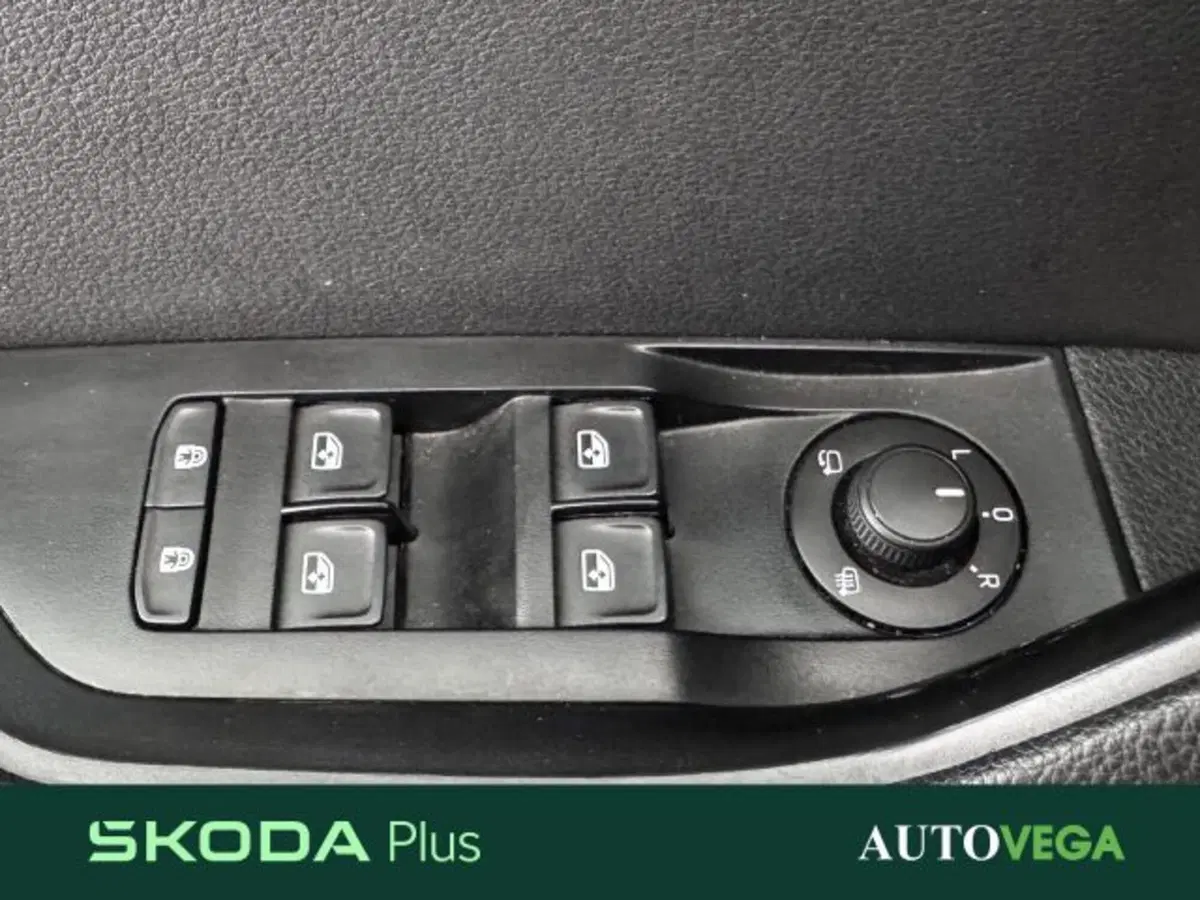 Skoda Superb Station Wagon usata a Vicenza (12)