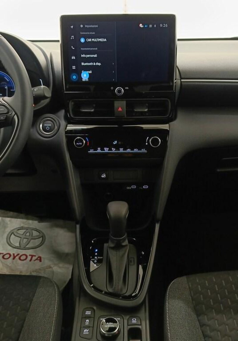 Toyota Yaris Cross nuova a Monza e Brianza (13)