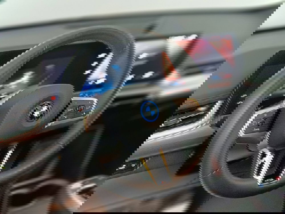 BMW iX1 usata a Ascoli Piceno (14)