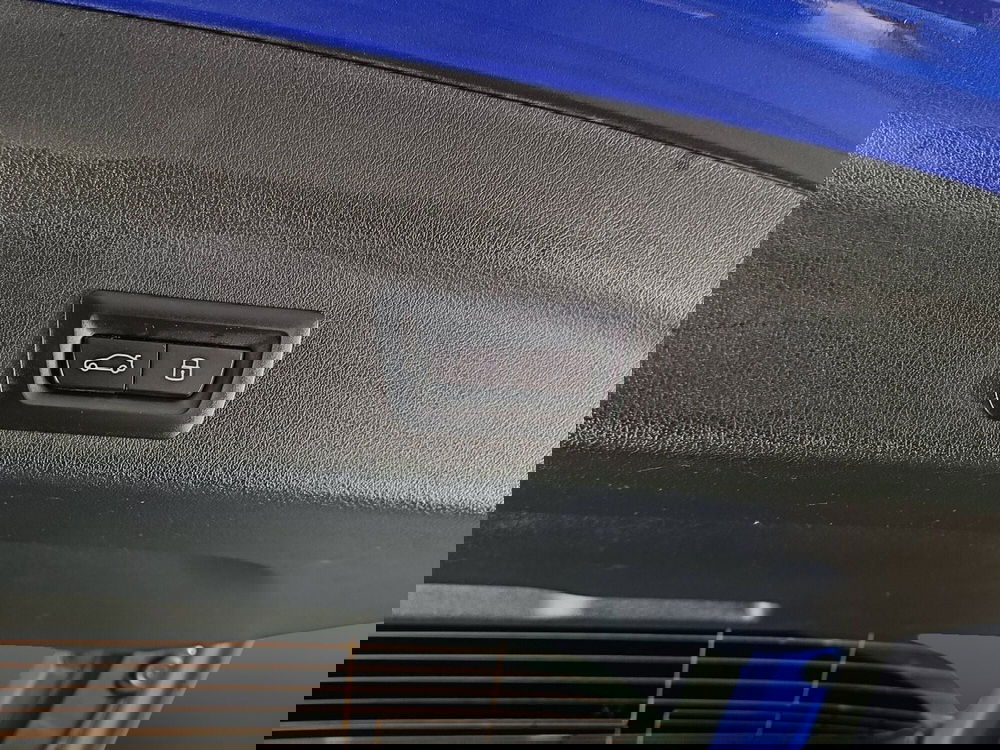 BMW iX1 usata a Ascoli Piceno (20)