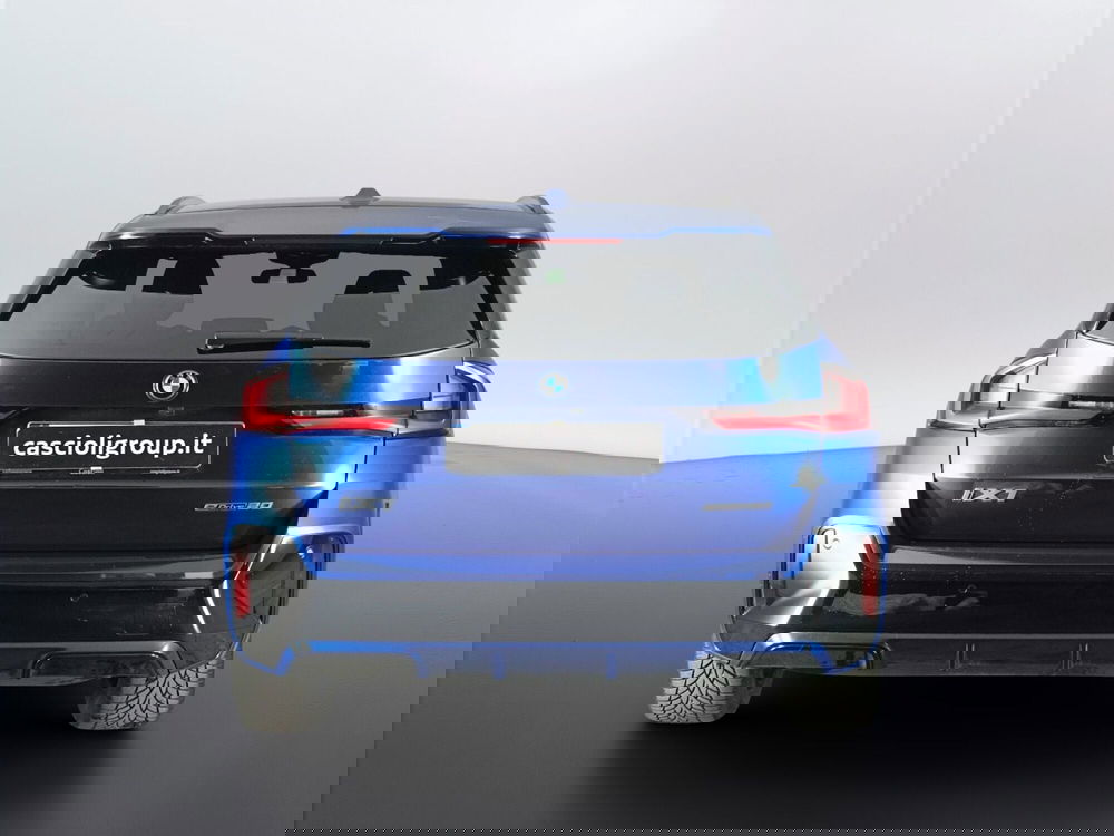 BMW iX1 usata a Ascoli Piceno (5)