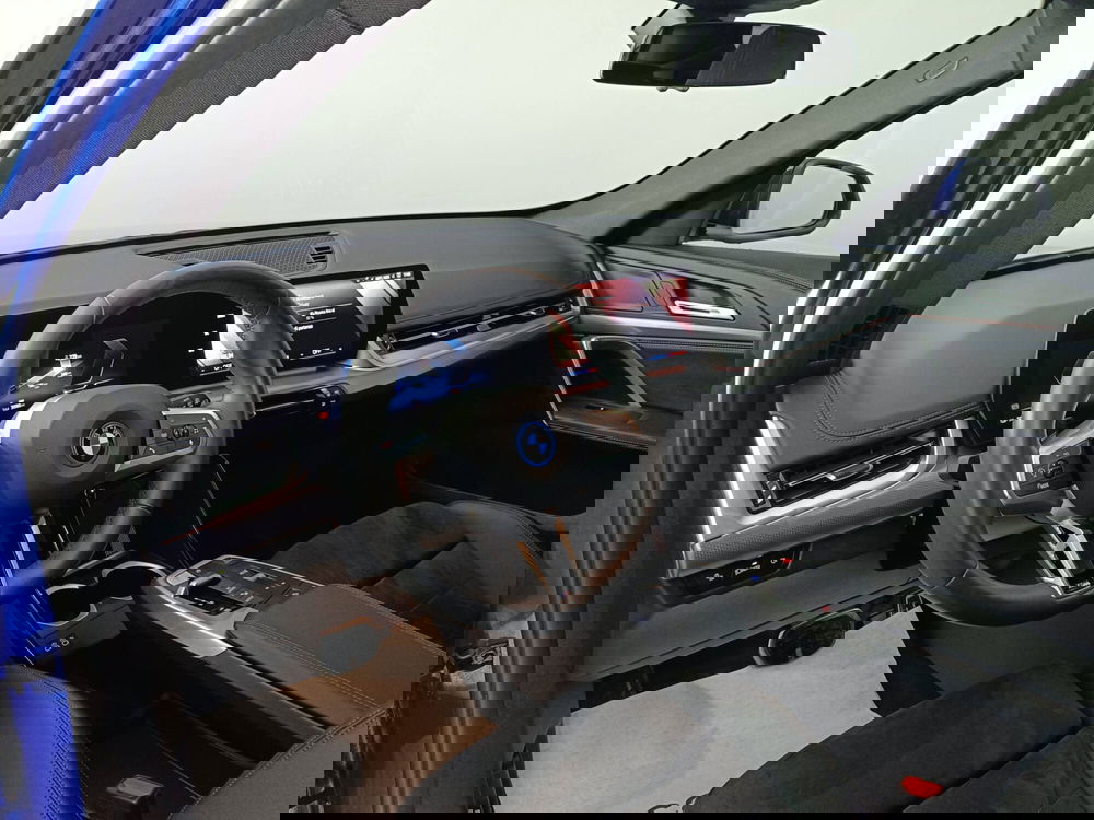 BMW iX1 usata a Ascoli Piceno (7)