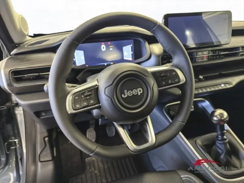 Jeep Avenger nuova a Perugia (14)