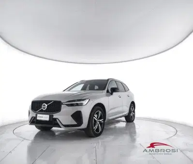 Volvo XC60 B4 (d) AWD Geartronic R-design N1 del 2022 usata a Corciano