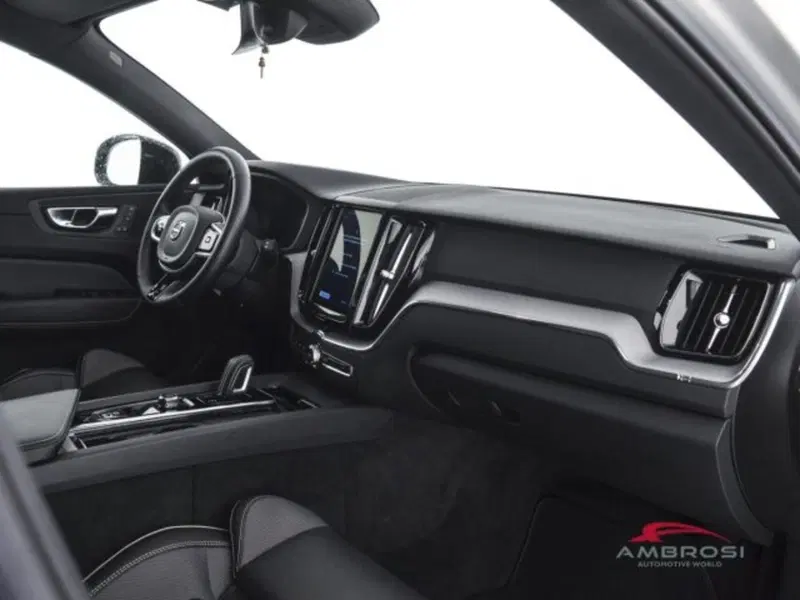 Volvo XC60 usata a Perugia (12)